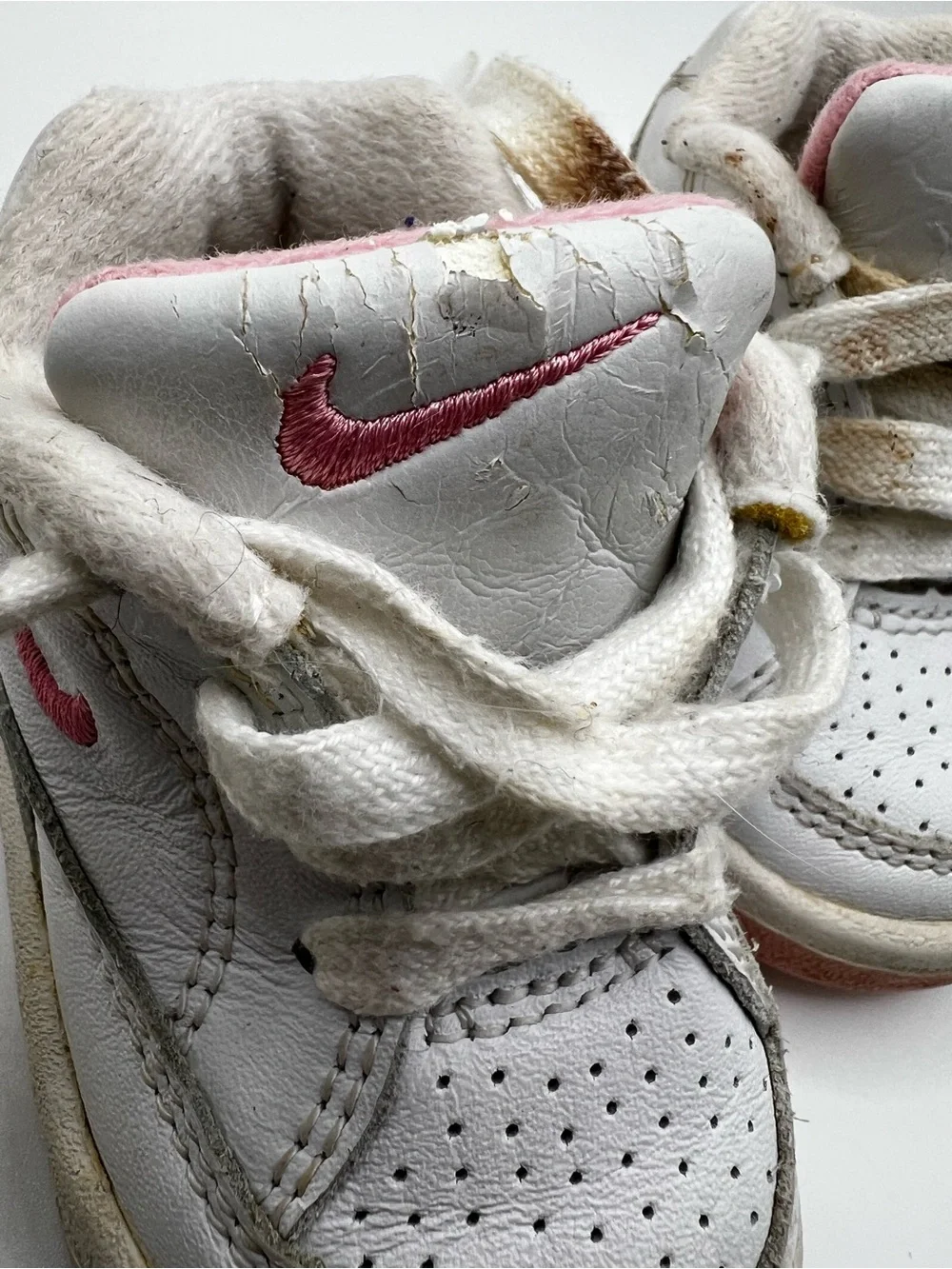 Vintage Nike infant Baby Girl White & Pink Leather Sneakers Y2K